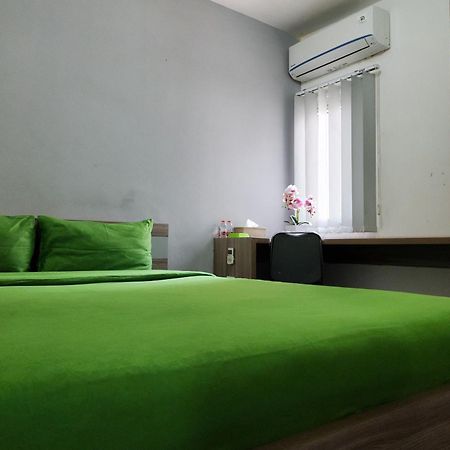 Barata Hotel Near Bandara Soekarno Hatta Тангеранг Экстерьер фото