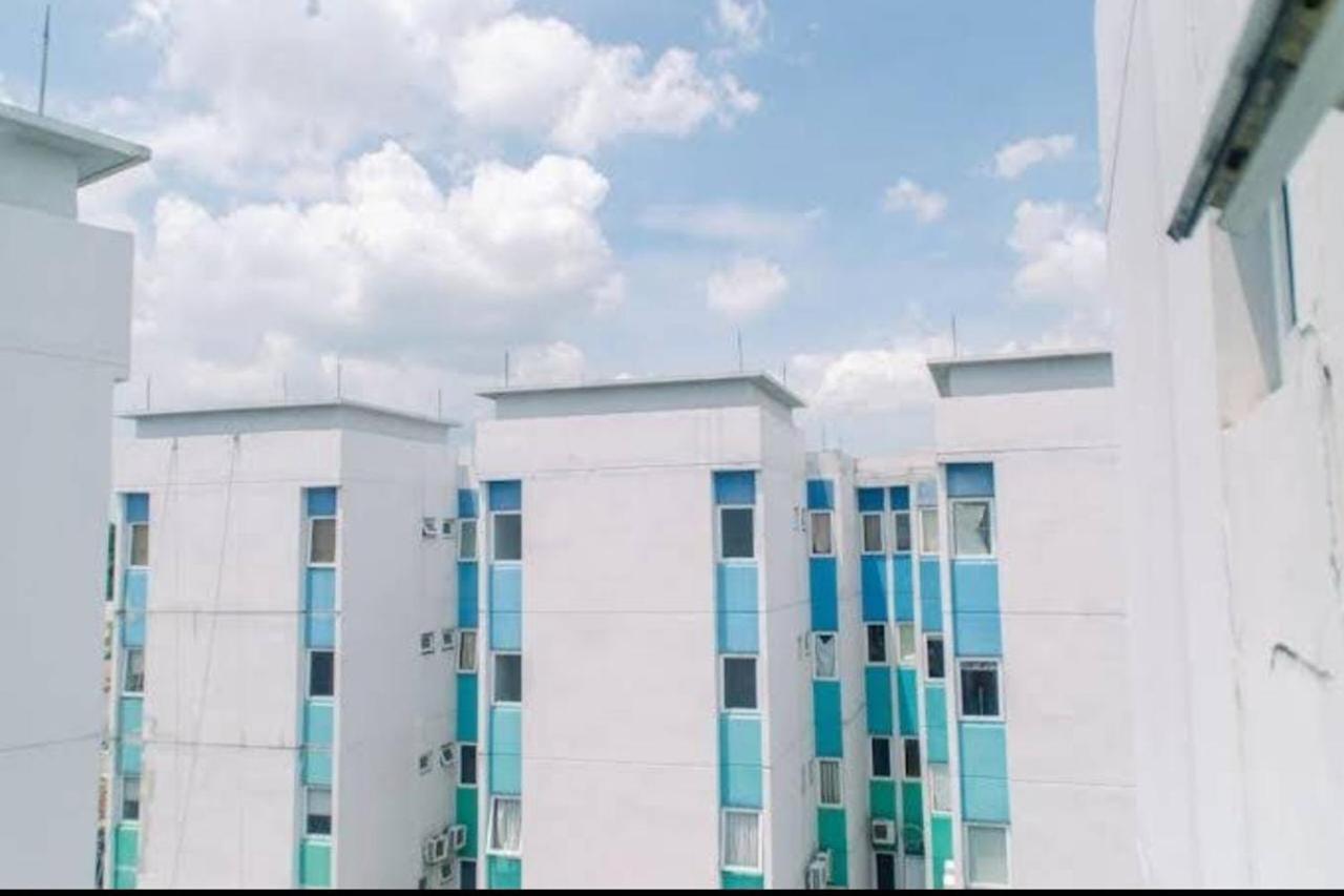 Barata Hotel Near Bandara Soekarno Hatta Тангеранг Экстерьер фото