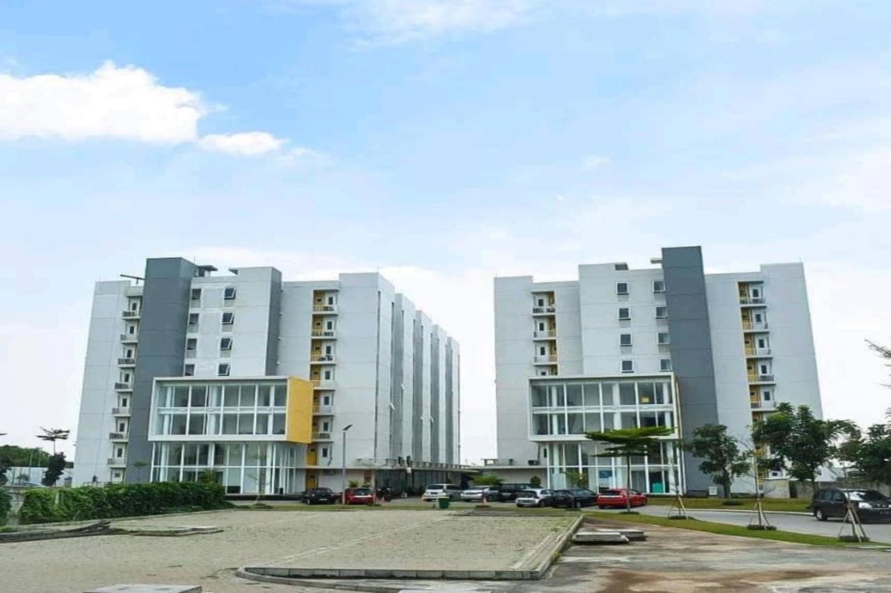 Barata Hotel Near Bandara Soekarno Hatta Тангеранг Экстерьер фото