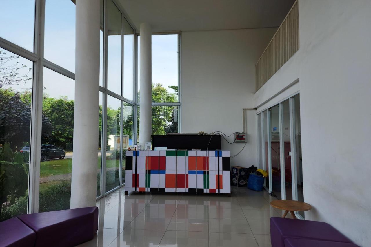 Barata Hotel Near Bandara Soekarno Hatta Тангеранг Экстерьер фото